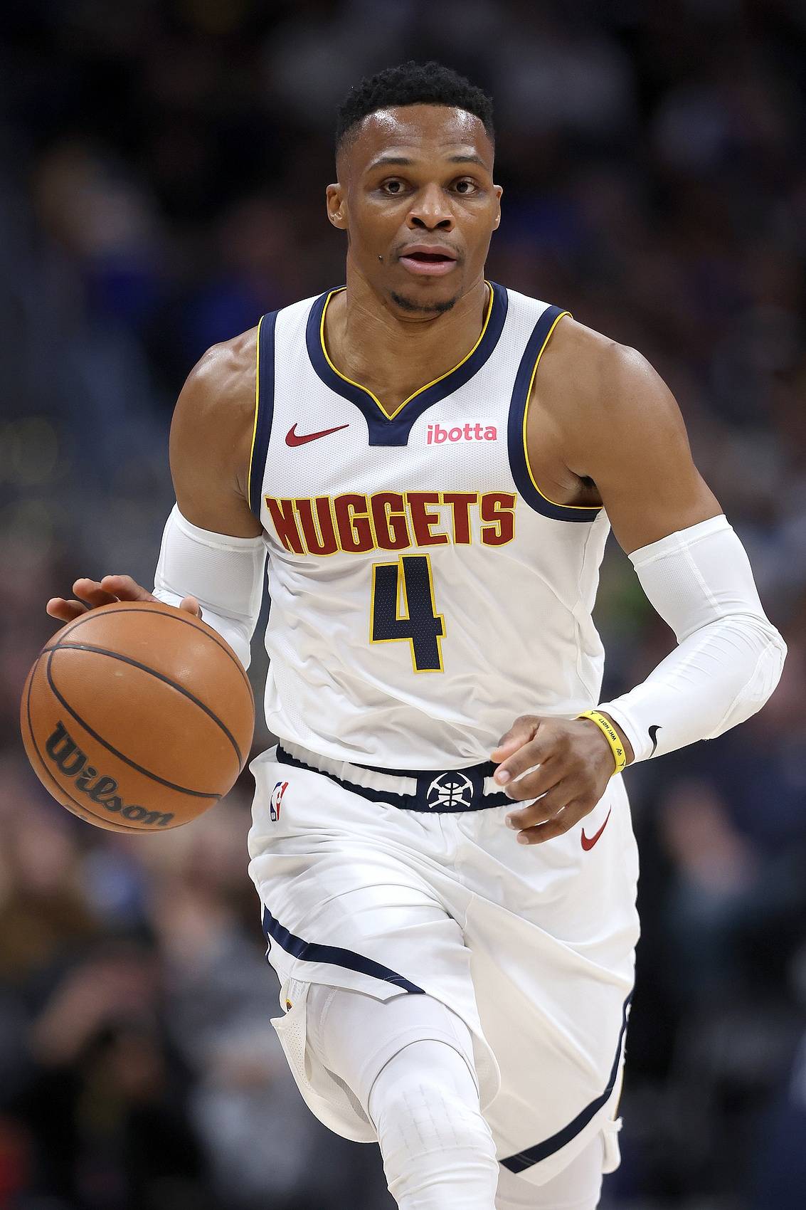 关于孟菲斯灰熊今夜完成体检，志在NBA季后赛名次提升，质疑声仍在，心理建设被强调的信息