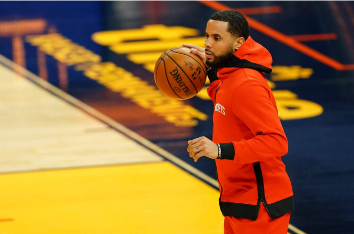 关于今夜德国杯传出新动向；埃因霍温复出首秀；管理层表态：更衣室稳定；轮换策略成焦点的信息