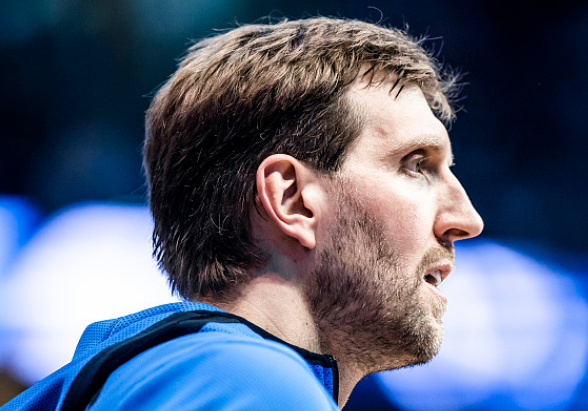 勒沃库森训练开放日；今晚复出首秀引欢呼；全明星赛在即；球探报告显示潜力